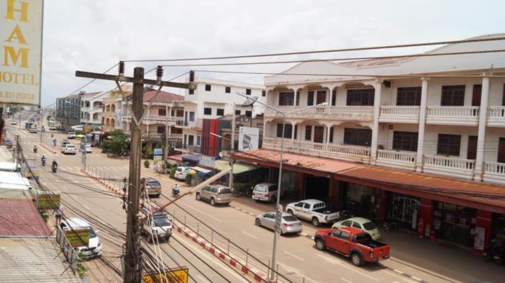 Lankham Hotel Pakse Exterior foto